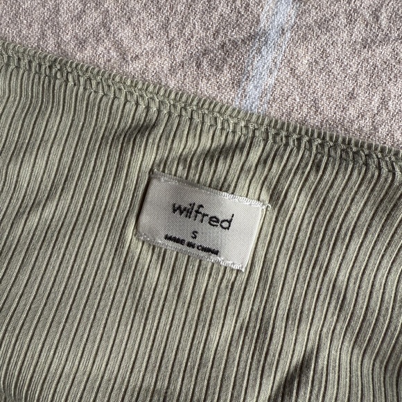 Light Green Aritzia Wilfred Women’s Halter Top - Picture 4 of 5